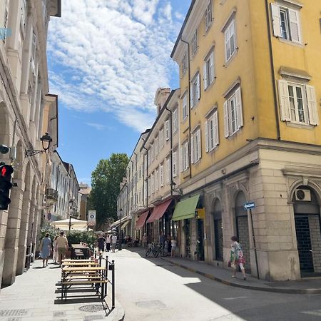 Cavana 10 Tirabora Short Rent Triest Zewnętrze zdjęcie