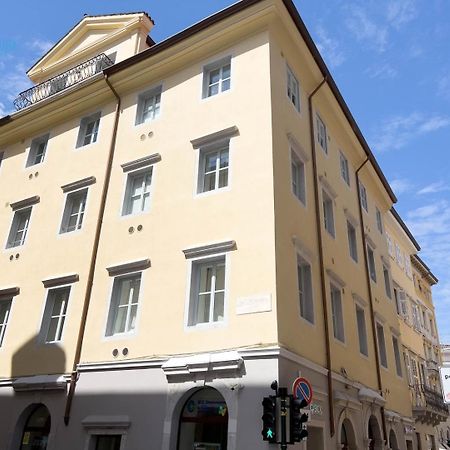 Cavana 10 Tirabora Short Rent Triest Zewnętrze zdjęcie